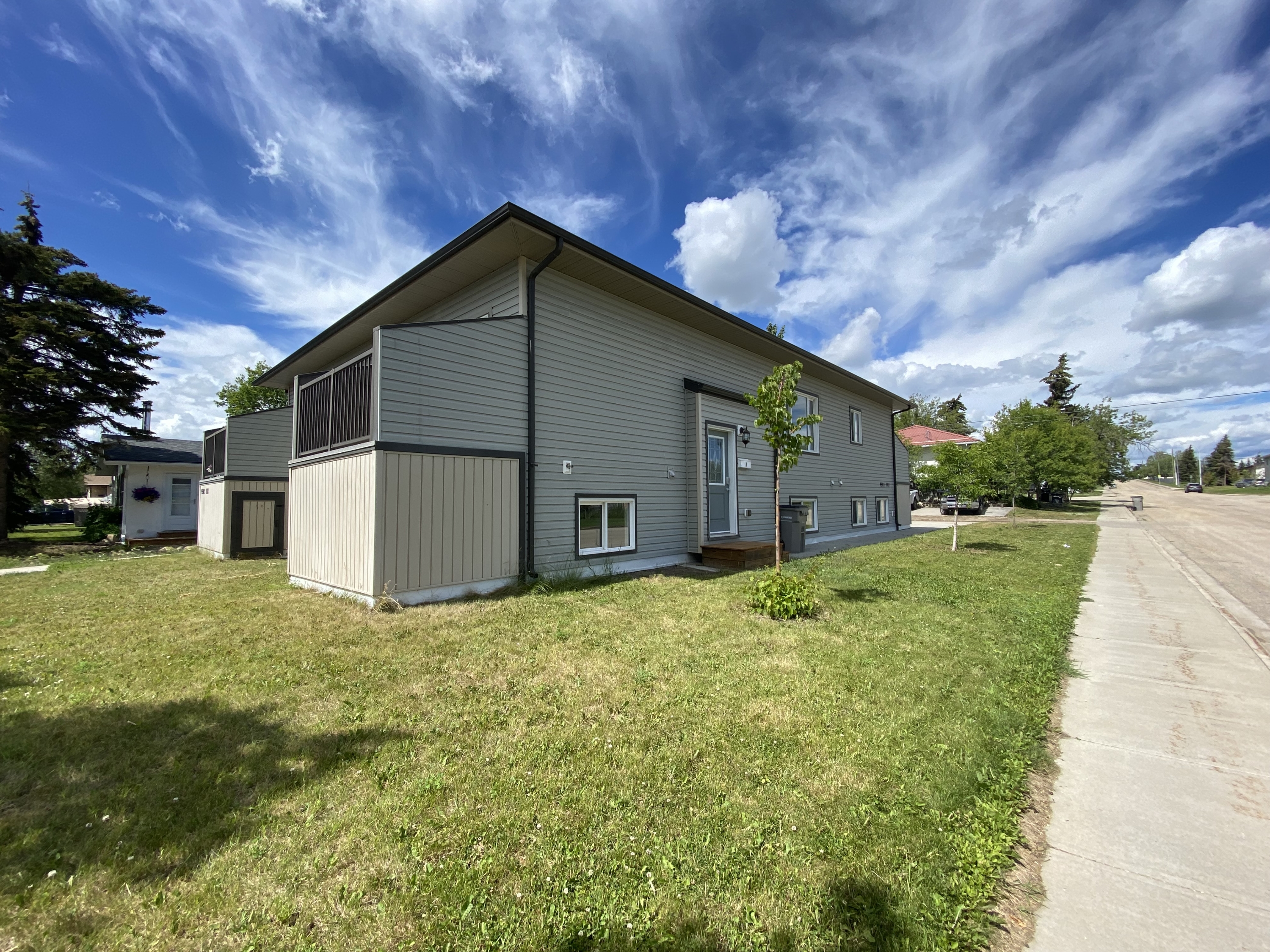 Unit B, 9502 102 Ave